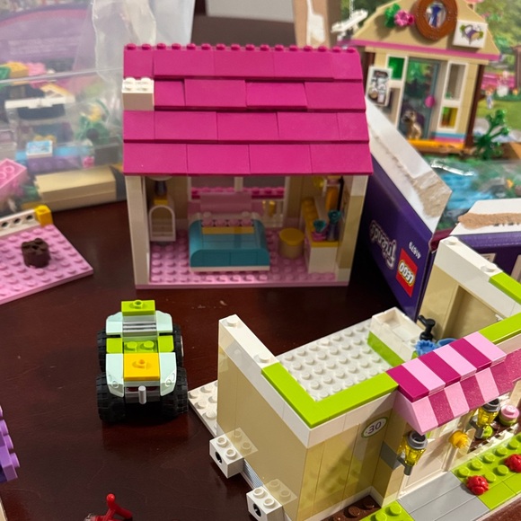 LEGO FRIENDS Assorted Buildings & Characters - Picture 8 of 16